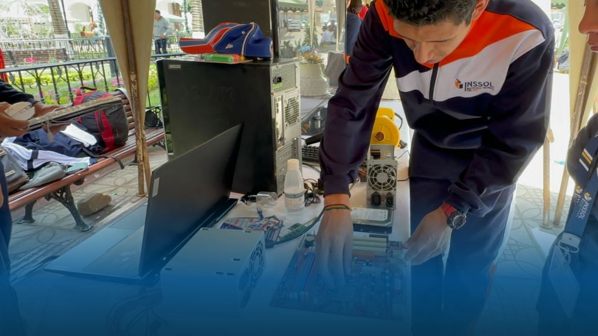 ENSAMBLAJE, MANTENIMIENTO Y REPACION DE PCs Y REDES